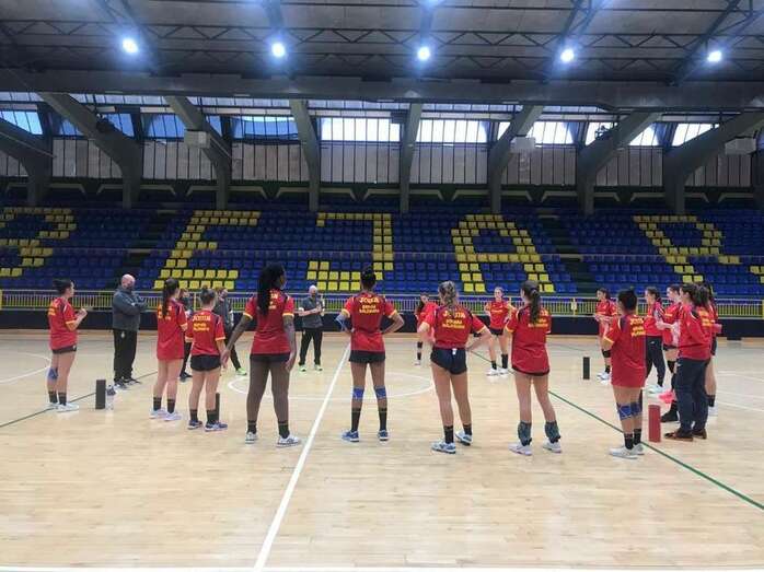 Imagen de archivo de una concentración de la selección juvenil / RFEBM